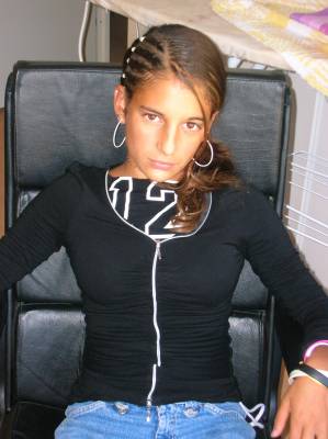 houlala !! alor la c mon petit bb a moi ma tite angel jtd de tro peu 1porte se ke dise les jen t une meuf ki dechire tou !!GUESH EN FORCE!!