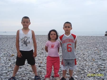 cc la c erwan ,gaetan et nolwen mes kousin tkt c ds  pur portugais